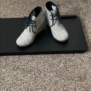 Toms wedge shoes